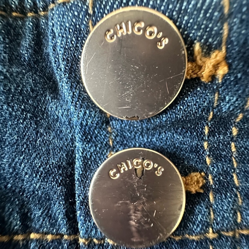 Chico's Dark Blue Flare Jeans on ware leg size 6 - Picture 14 of 14